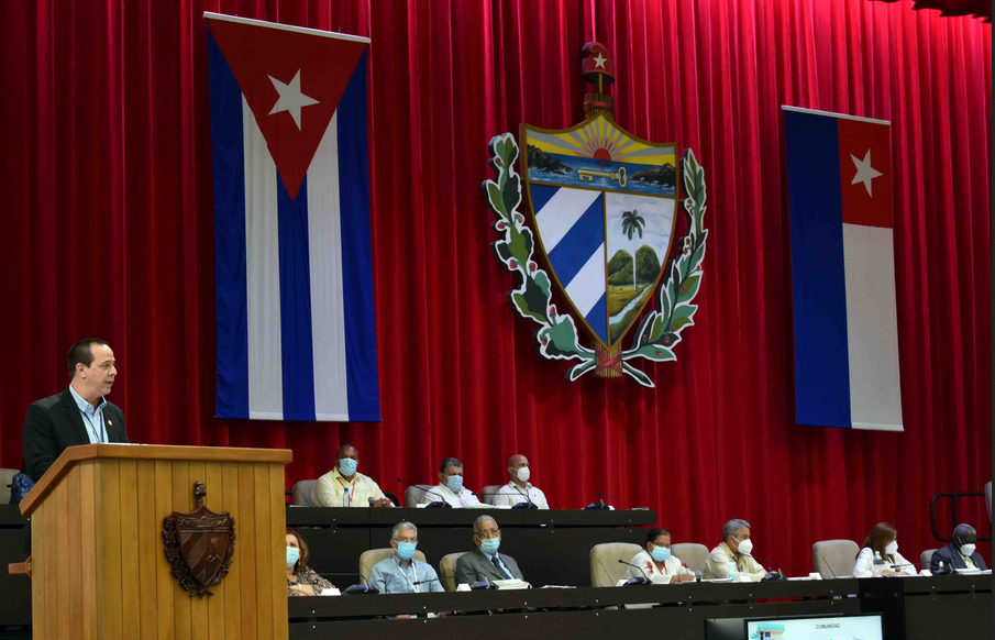 Diputados al Parlamento homenajean a Fidel y a Científicos Cubanos 3 